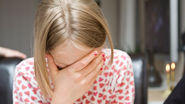 Niedergeschlagene Stimmung und Antriebslosigkeit dominieren den Alltag eines depressiven Menschen. Niedergeschlagene Stimmung und Antriebslosigkeit dominieren den Alltag eines depressiven Menschen.