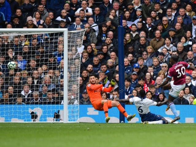 Michail Antonio trifft zum 1:0. Michail Antonio trifft zum 1:0.