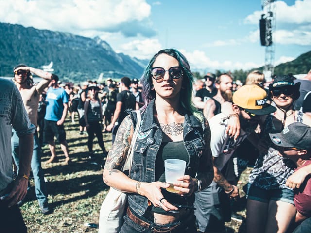 Viel Farbe auf der Haut ist beim Greenfield Festival quasi Pflicht.