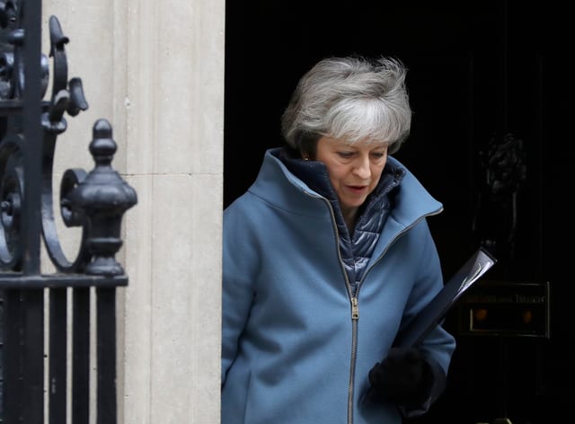 Premierministerin May beim Verlassen des Regierungssitzes. Premierministerin May beim Verlassen des Regierungssitzes.