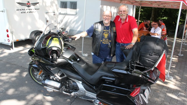 Zwei Männer mit Goldwing Zwei Männer mit Goldwing