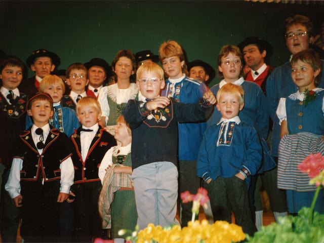 Kind in meinem team aus älteren mädchen