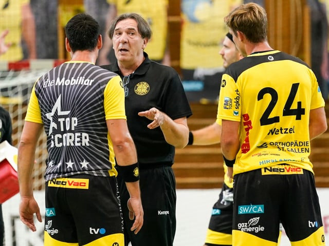 St. Otmar-Trainer Zoltan Cordas und seine Schützlinge. St. Otmar-Trainer Zoltan Cordas und seine Schützlinge.