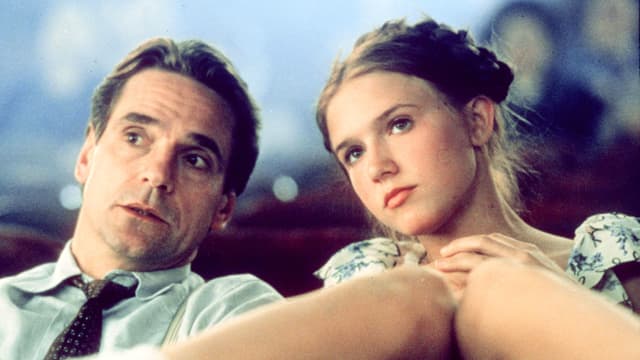 Humbert und Lolita in der Roman-Verfilmung von 1997. Humbert und Lolita in der Roman-Verfilmung von 1997.
