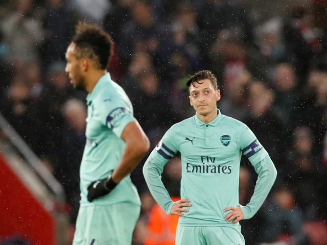 Pierre-Emerick Aubameyang und Mesut Özil Pierre-Emerick Aubameyang und Mesut Özil