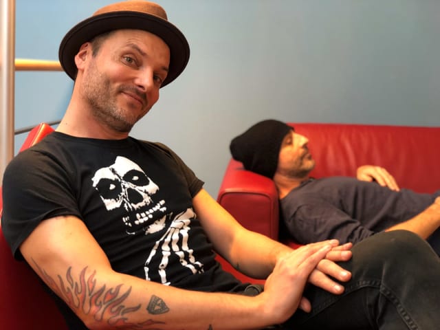 Dominic Deville bei Dominic Dillier. Dominic Deville bei Dominic Dillier.