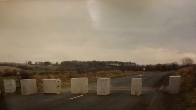 Betonklötzen auf der Strasse. Betonklötzen auf der Strasse.