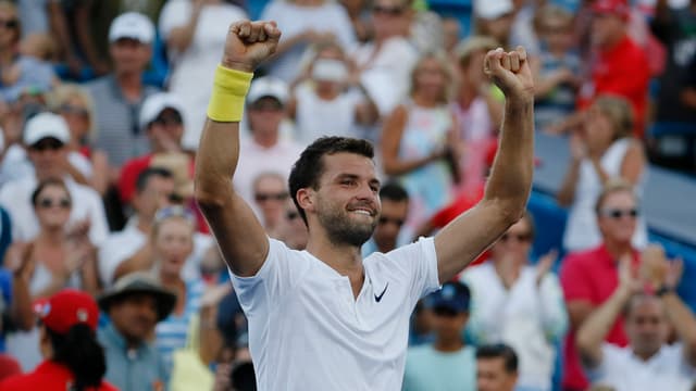 Grigor Dimitrov sa legra da sia victoria. Grigor Dimitrov sa legra da sia victoria.