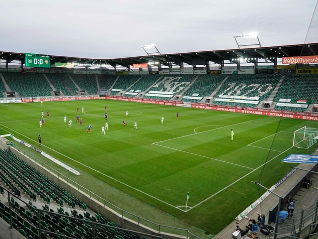 Leere Zuschauerränge in Schweizer Stadien. Leere Zuschauerränge in Schweizer Stadien.