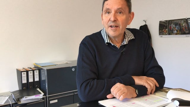 Martin Jäger en ses biro. Martin Jäger en ses biro.
