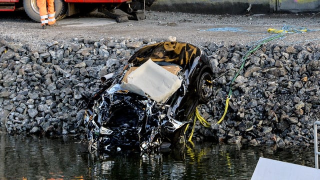 auto demolì vegn tratg a riva auto demolì vegn tratg a riva