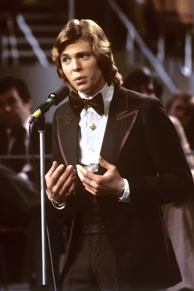 Jürgen Marcus trägt in Frankfurt am Main sein Lied «Ein Lied zieht hinaus in die Welt» bei der deutschen Vorentscheidung zum Grand Prix d'Eurovision de la Chanson vor. Jürgen Marcus trägt in Frankfurt am Main sein Lied «Ein Lied zieht hinaus in die Welt» bei der deutschen Vorentscheidung zum Grand Prix d'Eurovision de la Chanson vor.