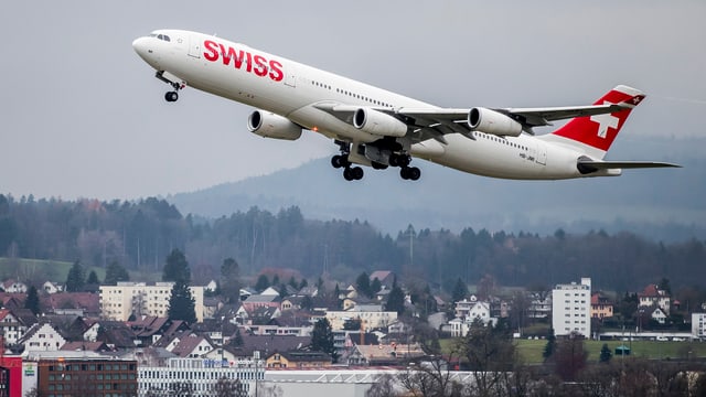 Swiss-Flugzeug startet Swiss-Flugzeug startet