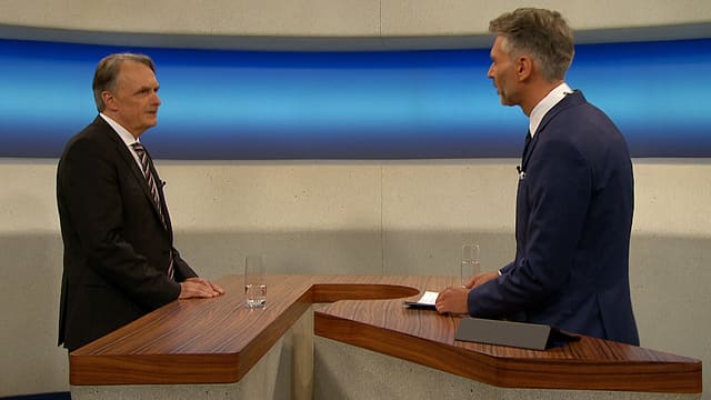 Mario Gattiker, Staatssekretär für Migration, an der «Rundschau»-Theke. Mario Gattiker, Staatssekretär für Migration, an der «Rundschau»-Theke.