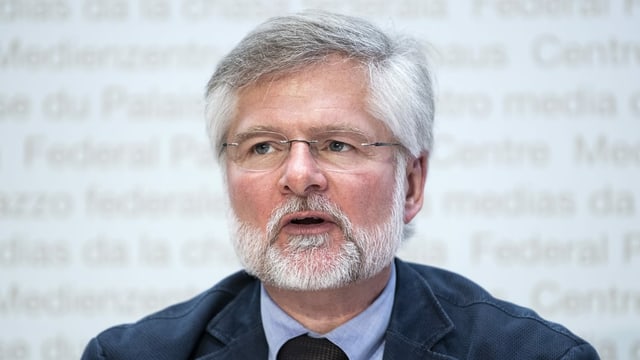 Purtret da Rudolf Hauri, medi chantunal il pli aut. Purtret da Rudolf Hauri, medi chantunal il pli aut.