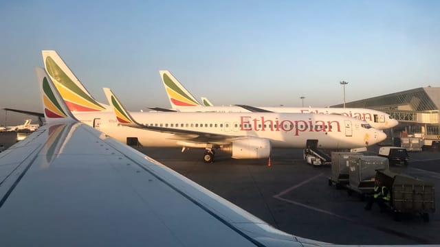 Boing 737 Max 8 mit der äthiopischen Airline in Addis Abbeba Boing 737 Max 8 mit der äthiopischen Airline in Addis Abbeba