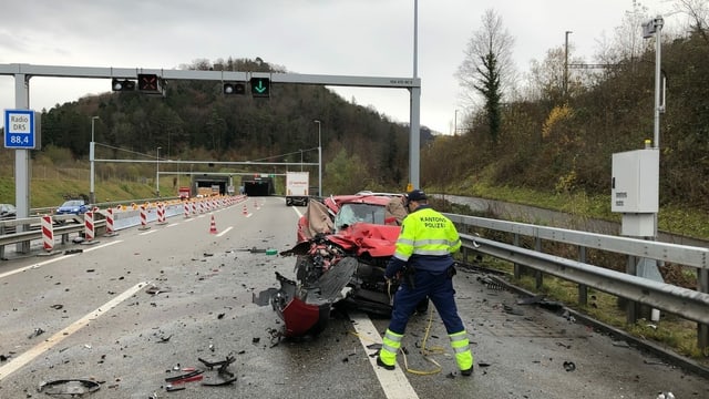Autowrack Auf Autobahn. Autowrack Auf Autobahn.