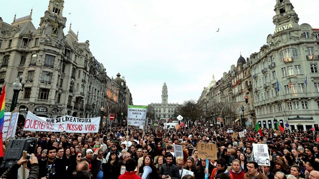 Massendemonstration in Porto. Massendemonstration in Porto.