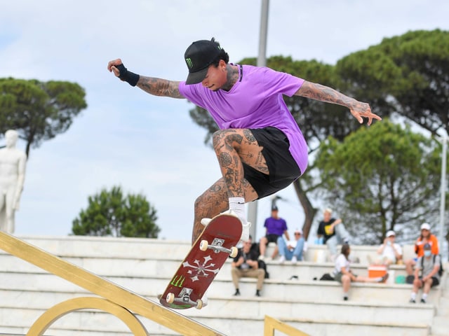 Nyjah Huston zeigt einen Trick beim Event in Rom