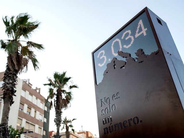 «Anzeige der Schande in Barcelona. «Anzeige der Schande in Barcelona.