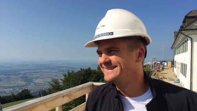 Mann mit Helm Mann mit Helm