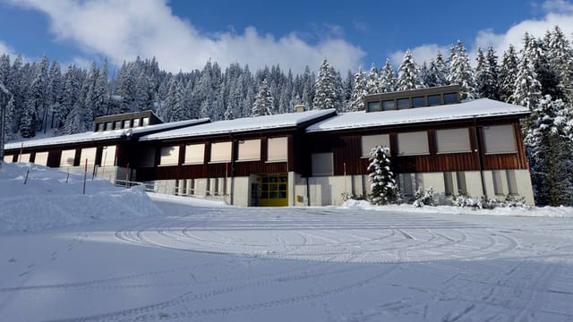 Truppenunterkunft der Armee im Winter. Truppenunterkunft der Armee im Winter.