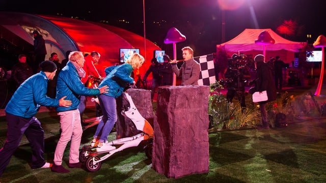 Team «Show» im Finalspiel - das ganze Team hilft mit.