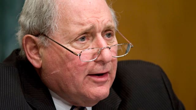 Porträtbild des US-Senators Carl Levin. Porträtbild des US-Senators Carl Levin.