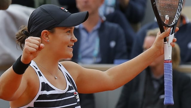 Ashleigh Barty celebrescha sia victoria. Ashleigh Barty celebrescha sia victoria.