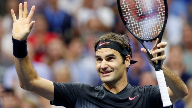 Roger Federer dumogna il match encunter Philipp Kohlschreiber. Roger Federer dumogna il match encunter Philipp Kohlschreiber.