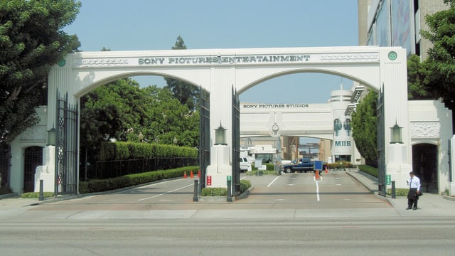 Die Einfahrt zu den Sony-Studios in Culver City. Die Einfahrt zu den Sony-Studios in Culver City.