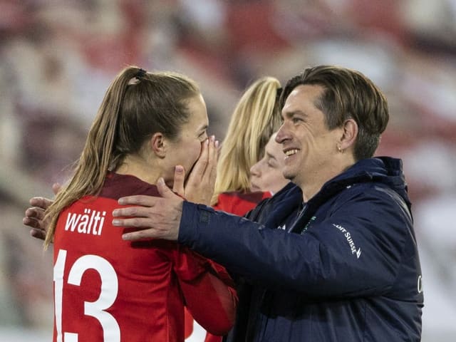 Nils Nielsen im Gespräch mit Lia Wälti. Nils Nielsen im Gespräch mit Lia Wälti.