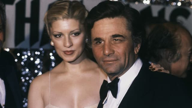Peter Falk mit seiner zweiten Ehefrau Shera Danese. Peter Falk mit seiner zweiten Ehefrau Shera Danese.