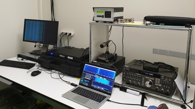 Computerstation für Satellitenforschung Computerstation für Satellitenforschung