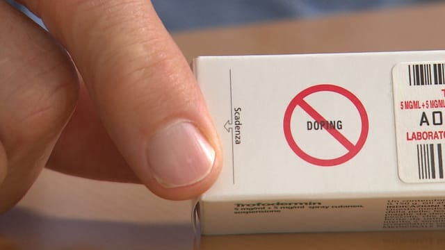 Anti-Doping-Zeichen auf Medikamentenverpackung. Anti-Doping-Zeichen auf Medikamentenverpackung.