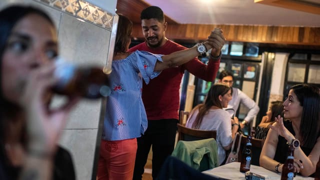 Vergnüglicher Abend in gehobenem Quartier in Caracas: Vergnüglicher Abend in gehobenem Quartier in Caracas: