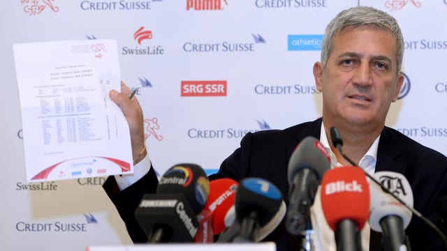 Petkovic präsentiert sein erstes Aufgebot Petkovic präsentiert sein erstes Aufgebot