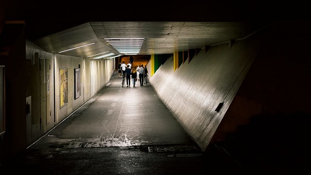 Blick in eine Strassenunterführung bei Nacht. Blick in eine Strassenunterführung bei Nacht.