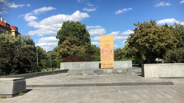 Der Platz mit dem fehlenden Marschall Iwan Konew. Der Platz mit dem fehlenden Marschall Iwan Konew.