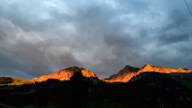 Zum Monatsende gab es immer häufiger dicke Wolken, wie hier im Melchtal am 25. Juli. Zum Monatsende gab es immer häufiger dicke Wolken, wie hier im Melchtal am 25. Juli.