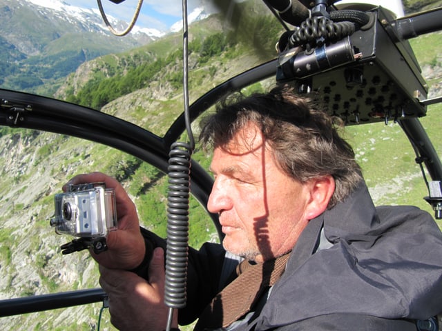 Gieri Venzin im Helikopter. Gieri Venzin im Helikopter.