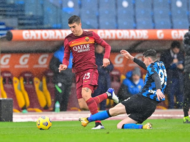 Romas Gianluca Mancini (links) und Inters Alessandro Bastoni. Romas Gianluca Mancini (links) und Inters Alessandro Bastoni.