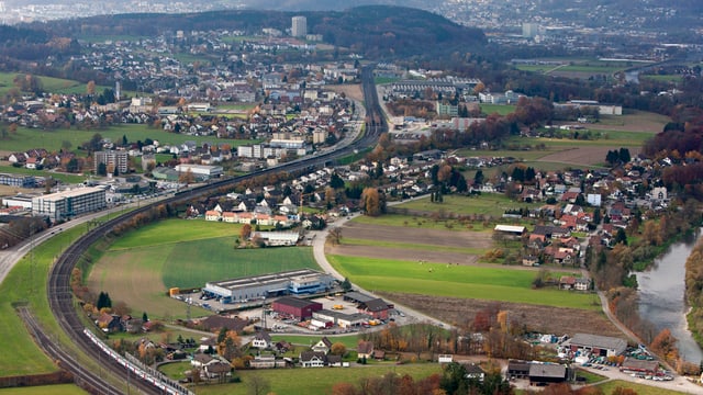 Die Eisenbahnstrecke zwischen Olten und Aarau. Die Eisenbahnstrecke zwischen Olten und Aarau.