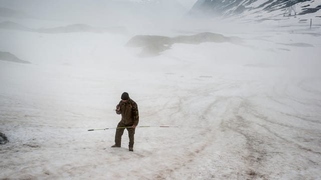 Soldat auf Gletscher Soldat auf Gletscher