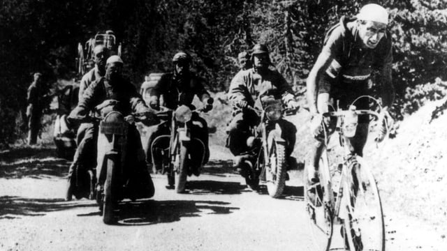Fausto Coppi 1951 im Aufstieg zum Col d'Izoard. Fausto Coppi 1951 im Aufstieg zum Col d'Izoard.