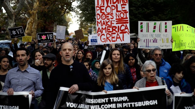 Während des Besuchs von Donald Trump kam es in Pittsburgh zu Protesten. Während des Besuchs von Donald Trump kam es in Pittsburgh zu Protesten.