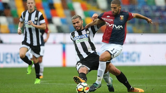Valon Behrami geht energisch in den Zweikampf. Valon Behrami geht energisch in den Zweikampf.