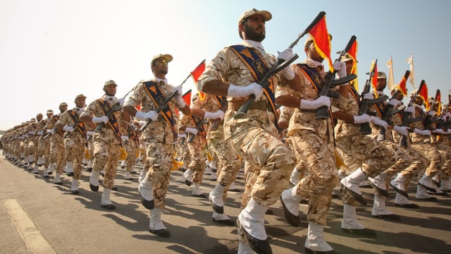 Irans Revolutionsgarden bei einer Parade. Irans Revolutionsgarden bei einer Parade.