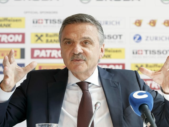 IIHF-Präsident René Fasel. IIHF-Präsident René Fasel.