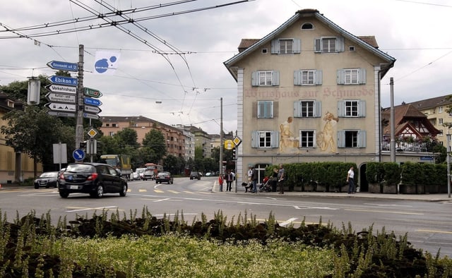 Das Wirtshaus zur Schmiede am Pilatusplatz. Das Wirtshaus zur Schmiede am Pilatusplatz.